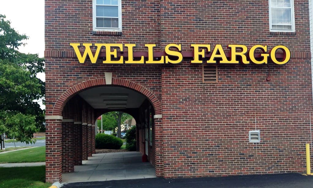 Wells Fargo estrena su dinero en cadena tres semanas después de pedir al Congreso que prohíba el rendimiento de las stablecoins, y arranca con un solo par de divisas