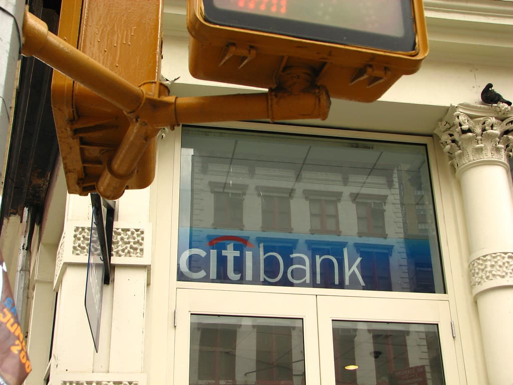 Citi y Coinbase: pagos con stablecoins para grandes empresas y un 3,75% que la banca quería prohibir