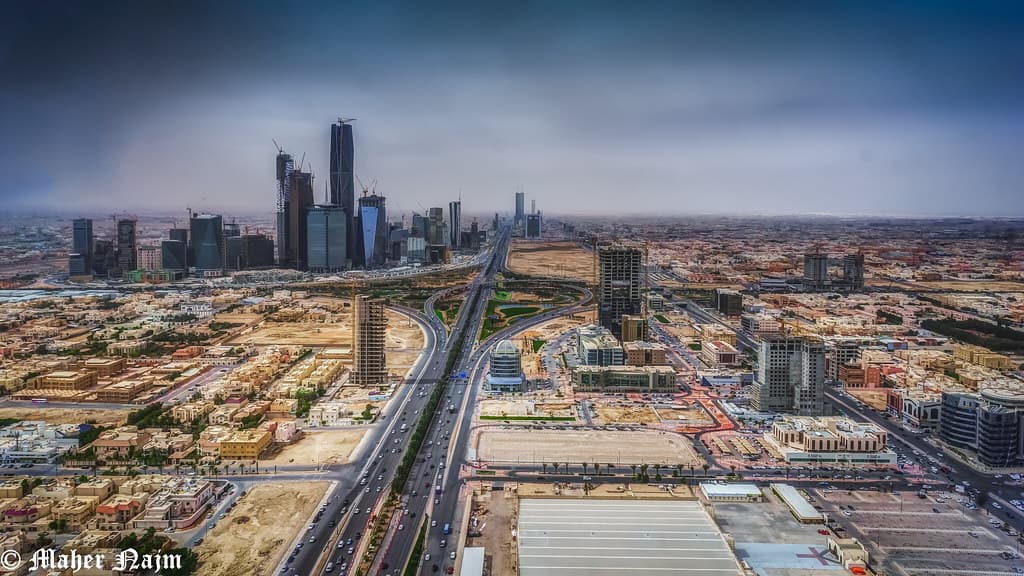 Tether entra en el ladrillo saudí sin poner una sola cifra, y la empresa que emitirá los inmuebles se anuncia en su web como una consultora de inteligencia artificial