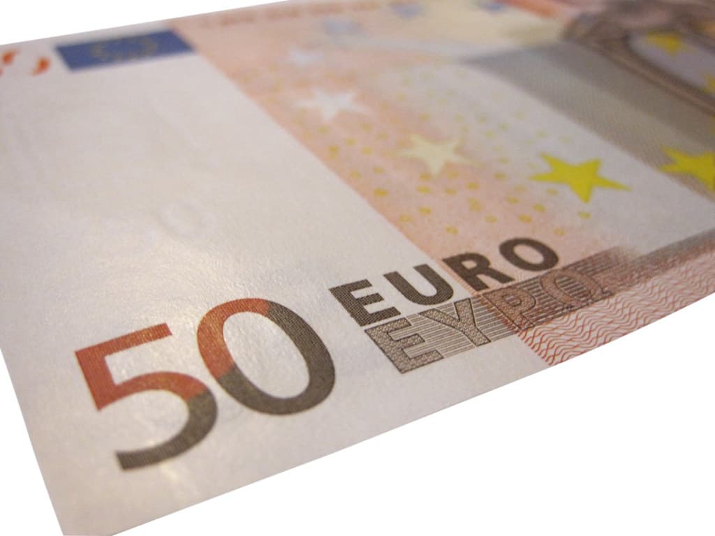 Revolut lanza su stablecoin en euros EURR: 374 tokens en circulación y solo tres países al arranque