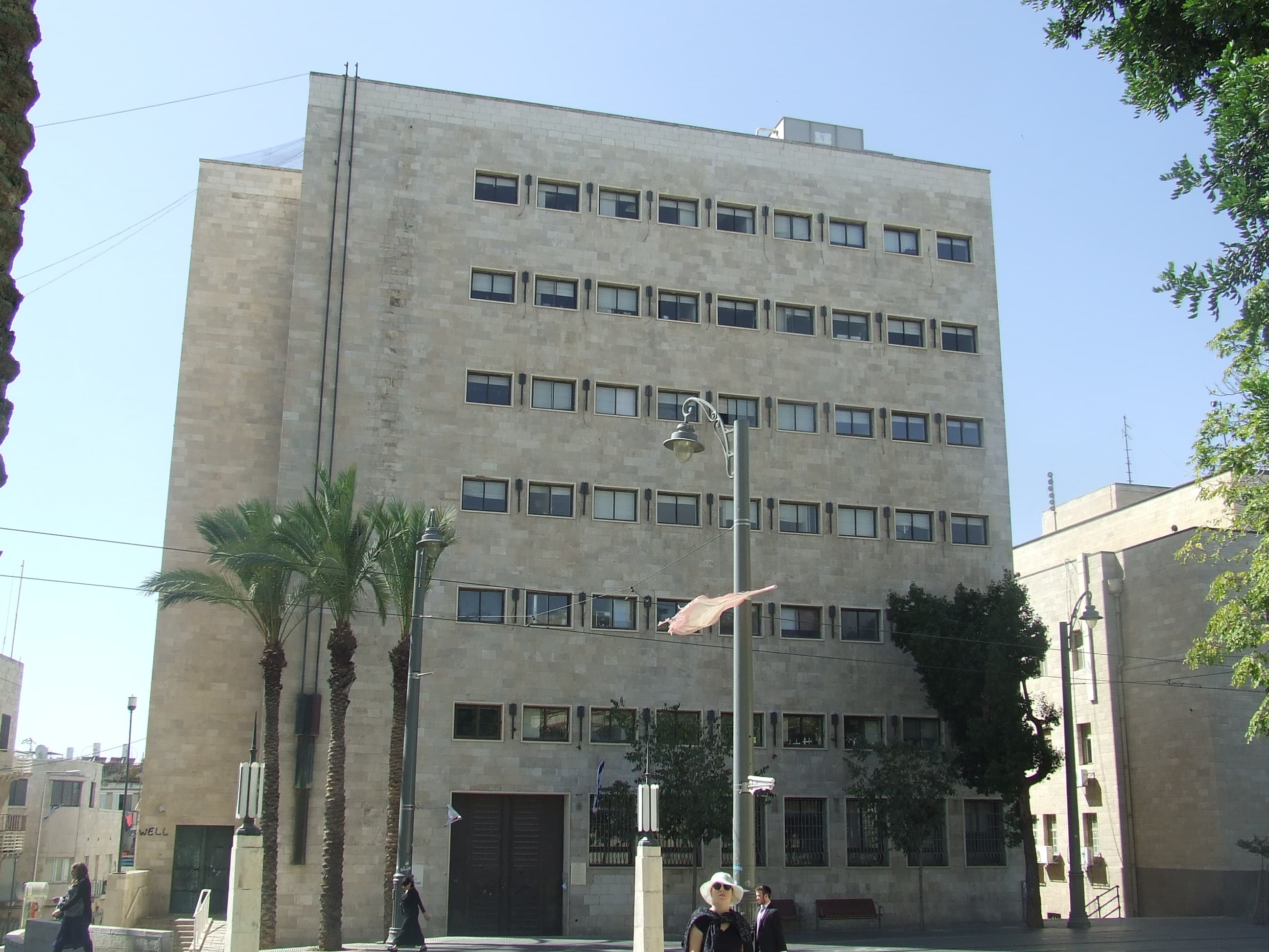 El banco israelí que peleó cuatro años para no dar cuenta a un exchange de bitcoin va a vender bitcoin, y su intento anterior lo tumbó el regulador